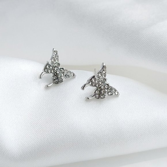 Jewelry - 💙Butterfly Stud Cuff Pierced Earrings Set